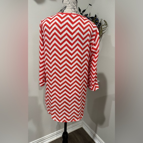 Kiara Orange/White Chevron pullover VNeck sheer Blouse- 3/4 Sleeve Size Medium - Picture 4 of 8
